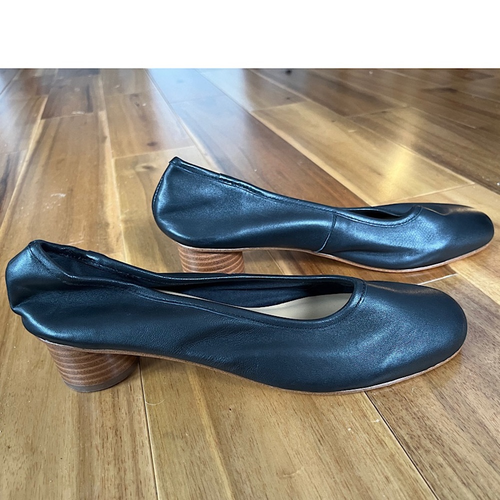 Soludos ballet shoe style heels Black leather wood heels size 8.5
